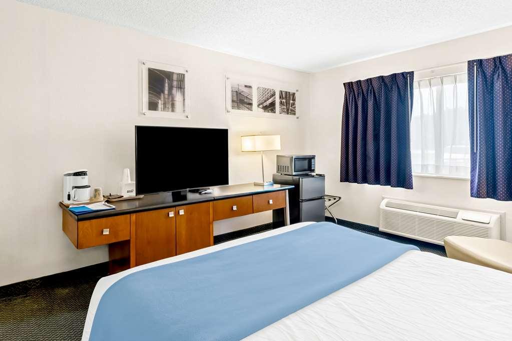 Americas Best Value Inn & Suites - Tahquamenon Country Newberry Zimmer foto