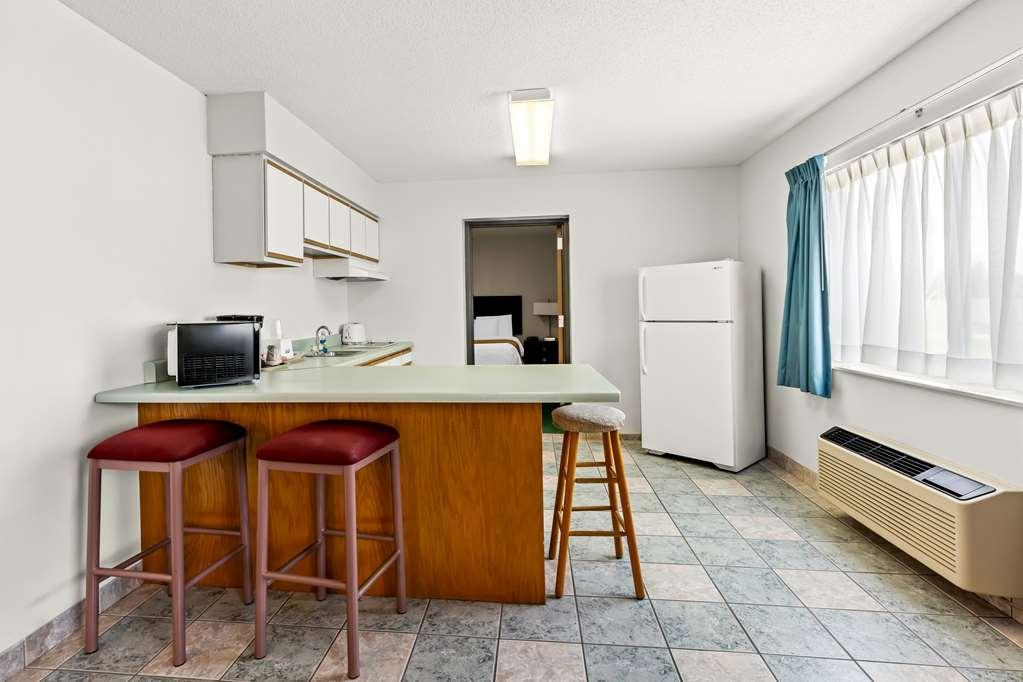 Americas Best Value Inn & Suites - Tahquamenon Country Newberry Zimmer foto