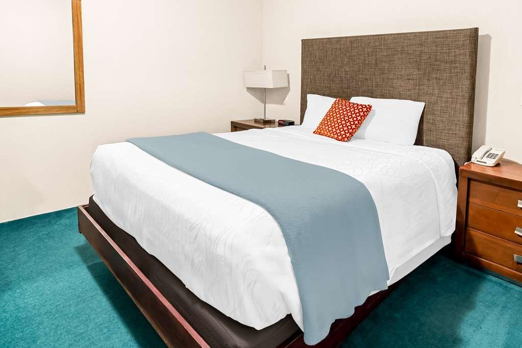 Americas Best Value Inn & Suites - Tahquamenon Country Newberry Zimmer foto