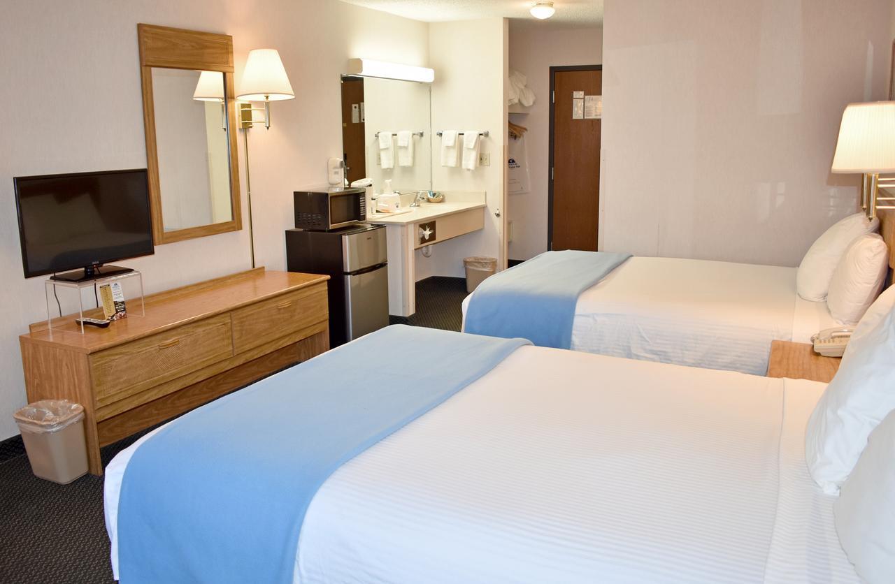 Americas Best Value Inn & Suites - Tahquamenon Country Newberry Exterior foto